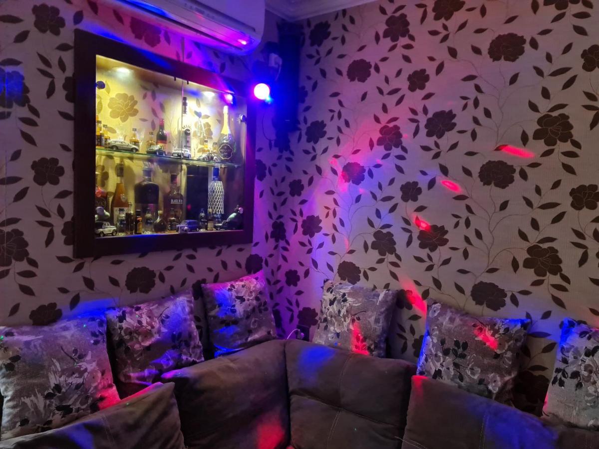 Comfortable, Close Center Baku Bagian luar foto