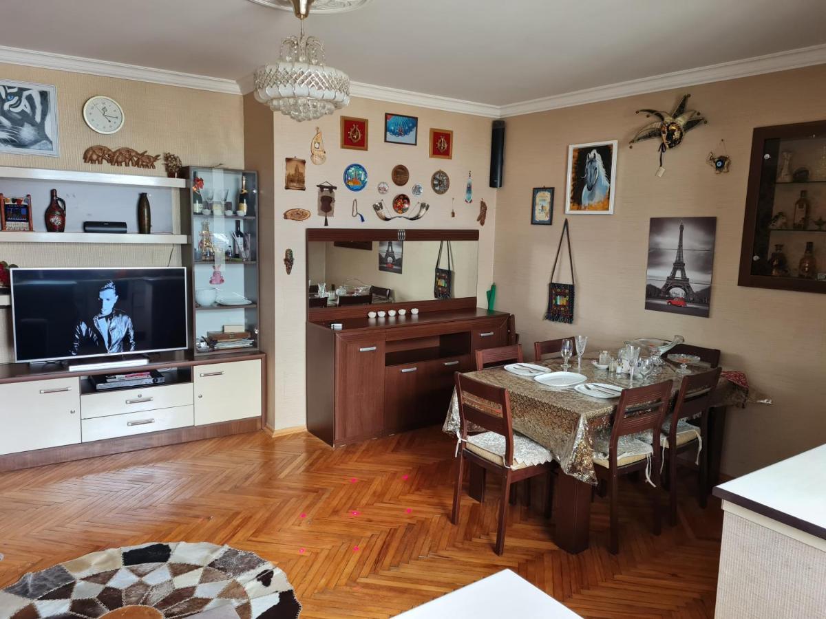 Comfortable, Close Center Baku Bagian luar foto
