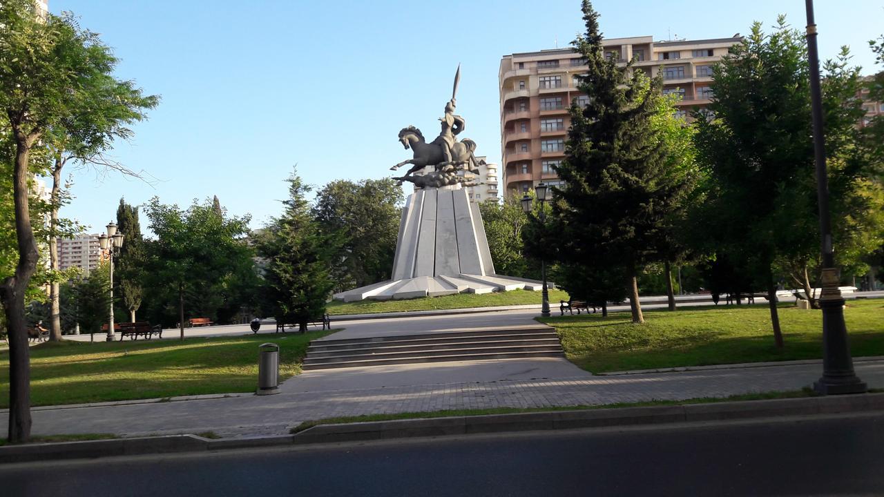 Comfortable, Close Center Baku Bagian luar foto