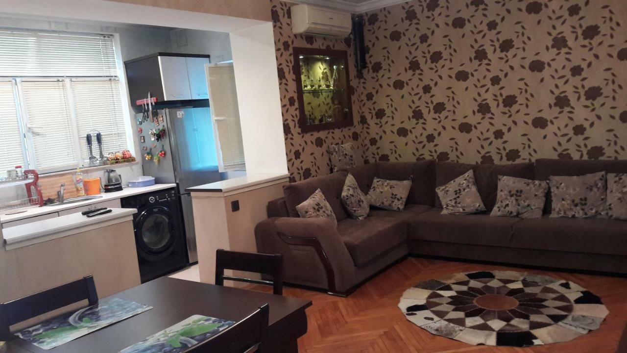 Comfortable, Close Center Baku Bagian luar foto